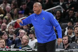 华体会官网APP-雄鹿本季的关键是？老里：健康 我们已在一些方面证明能赢任何人