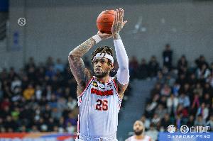 麦穗丰：莫兰德近两场跑跳看着挺好 广东就需要这样的莫兰德