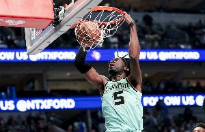 华体会官网APP-暴扣一个接一个！马威一球不丢9投9中得18分12板5助1盖帽